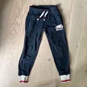 Roots Cabin Girls Sweatpants.  Black, Size 7